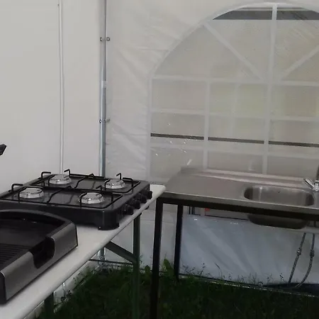 Camping De Luxe Am See I * Lubtheen