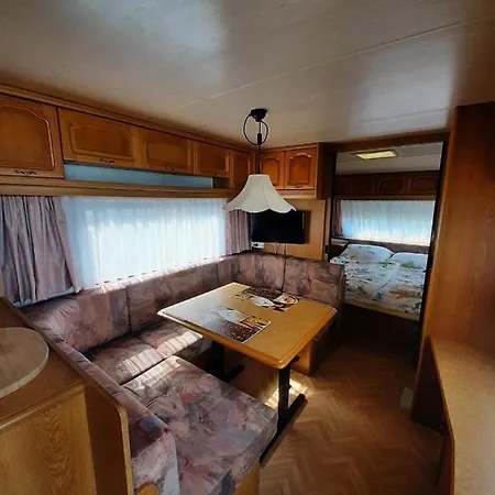 Camping De Luxe Am See I Κάμπινγκ *
